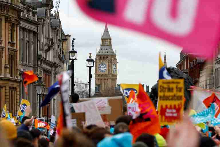 UK sets out teacher pay hikes that should outpace inflation