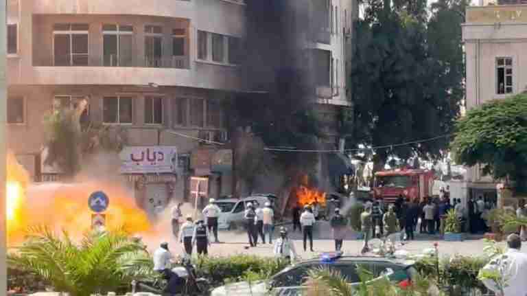Bomb attack rocks Damascus during Macron visit