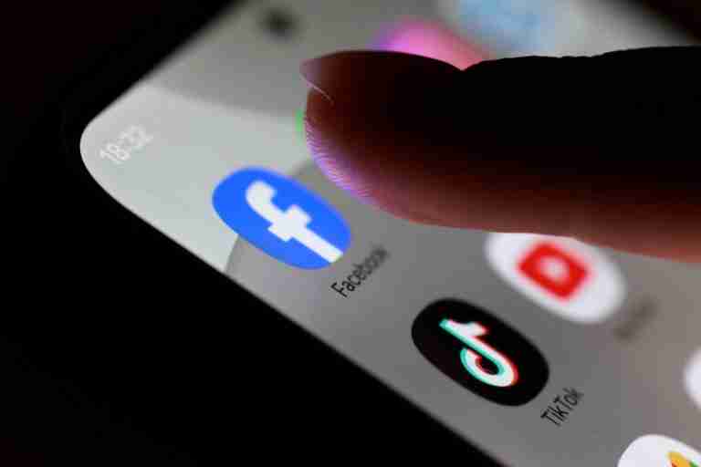French lawmakers vote on social media ban for children