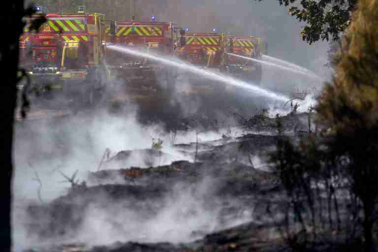 France and Spain race to curb wildfires before new heatwave arrives