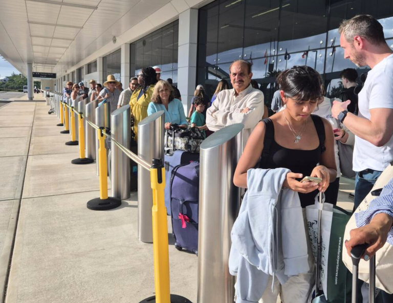 Skyport urges cabbies to help fill service voids at the airport