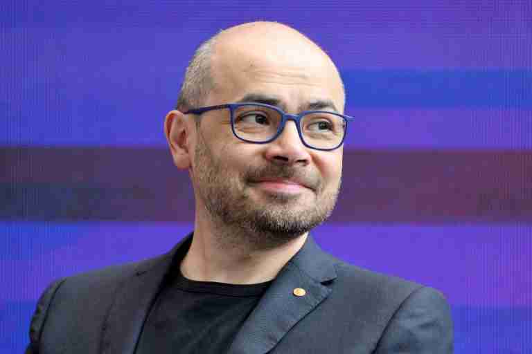 Google shakes up AI leadership as DeepMind chief shifts role