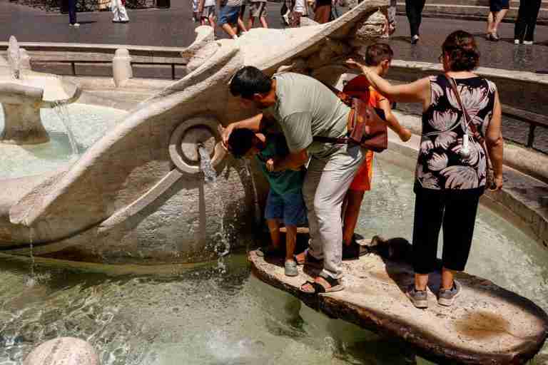 Extreme heat becoming more frequent and intense, UN agency says
