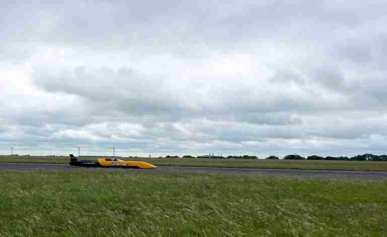 Britain’s JCB Hydromax sets world land speed record for a  hydrogen-powered vehicle