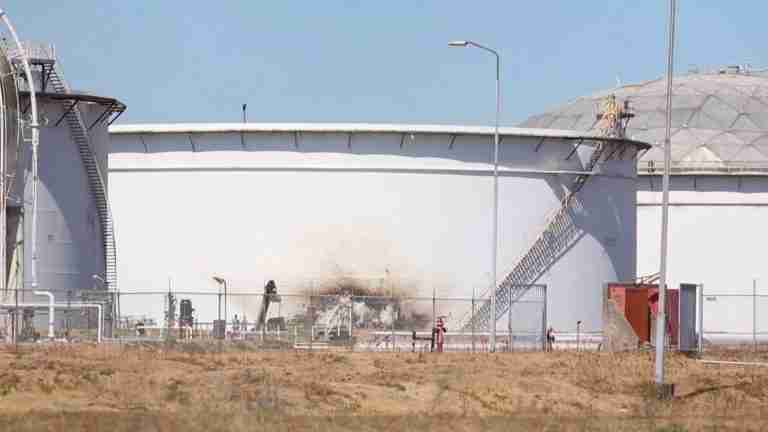Blast at Rotterdam port energy facility kills one person