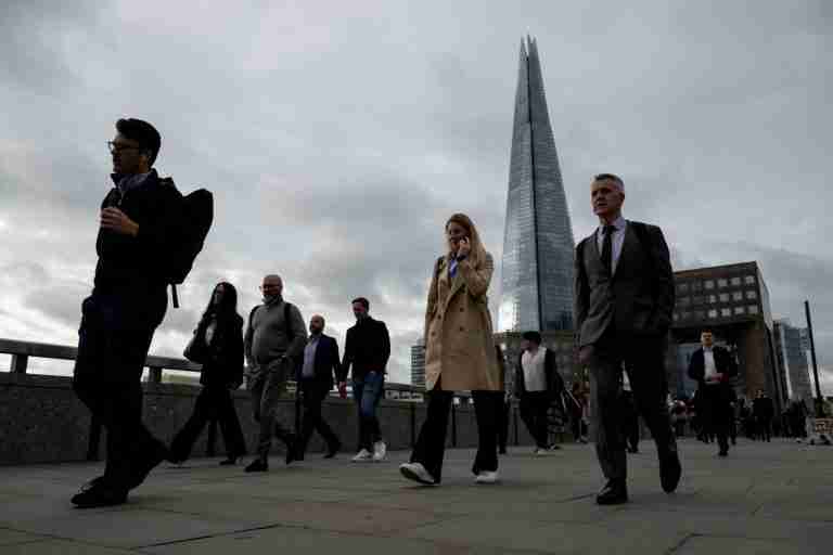UK employers stuck in “low-hire, low-fire” mode, survey shows