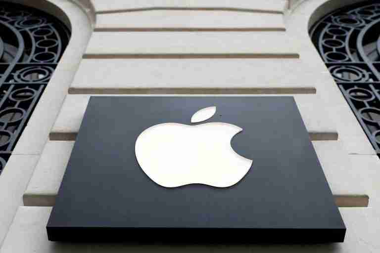 Apple changes fees for alternative app stores in EU