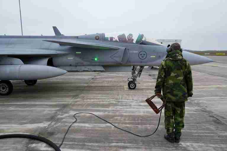 Sweden to deploy fighter jets, war ships to Finland