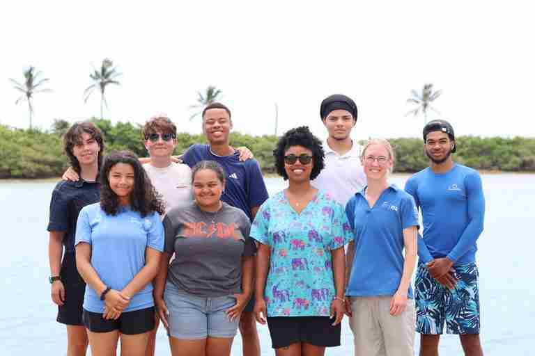 Students complete research internships at BIOS