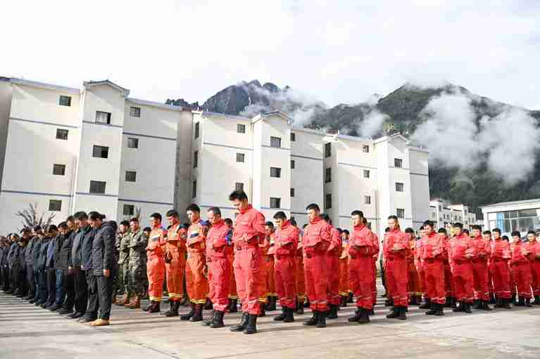 Chinese rescue work in Tibet flood disaster zone still trudging along days later