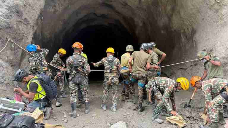 Nepal flood death toll crosses 1,000, rescuers reach remote areas