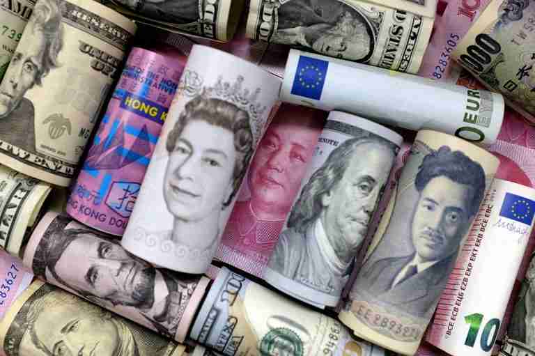 Global money funds draw biggest inflow in nearly a month as investors turn cautious