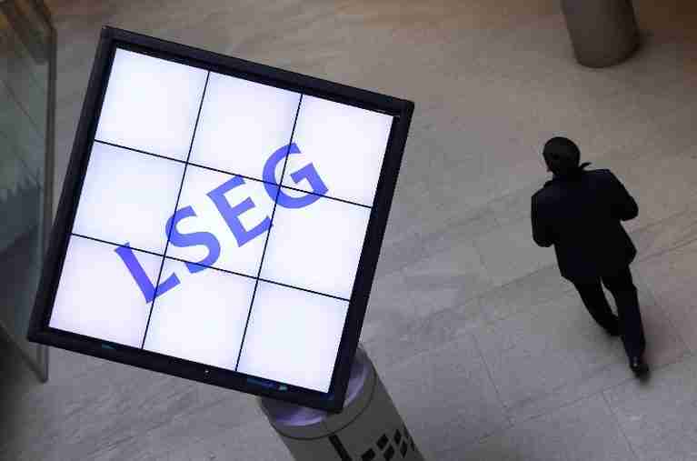 UK stocks close higher as weaker sterling boosts export-heavy sectors