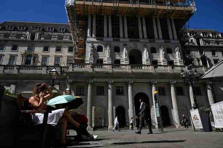Bank of England set to hold rates steady, slow QT