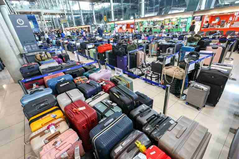At least 23 dead in Thailand floods, Bangkok airport in chaos