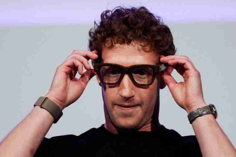 Dutch eyewear chain Hans Anders halts sale of Meta glasses, citing privacy concerns