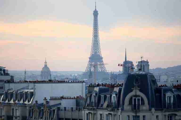 Euro zone ministers tell France to pass 2027 budget to calm markets