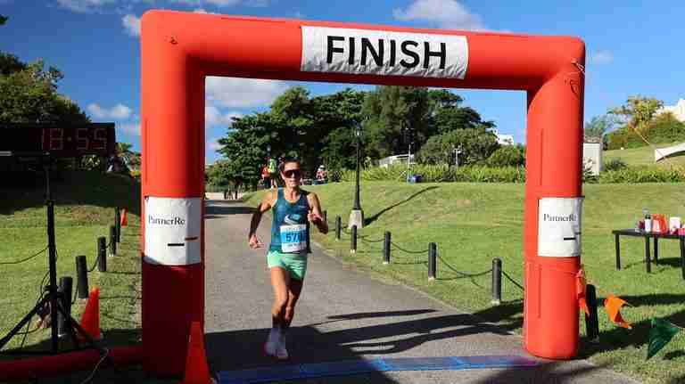 Dailey storms to PartnerRe 5k victory as DeSilva edges thriller in junior race